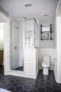 14 Inspiring Small Master Bathroom Decorating Ideas 05