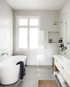 14 Inspiring Small Master Bathroom Decorating Ideas 10