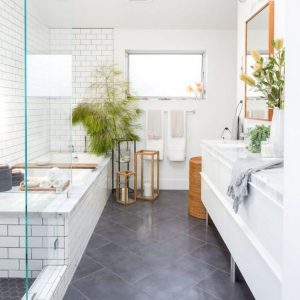 14 Inspiring Small Master Bathroom Decorating Ideas 30