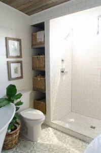 14 Inspiring Small Master Bathroom Decorating Ideas 34