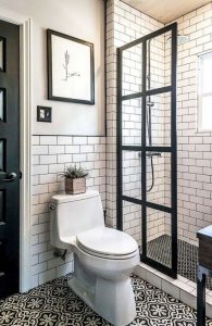 14 Inspiring Small Master Bathroom Decorating Ideas 59