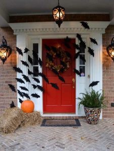 19 Amazing Halloween Porch Ideas 02