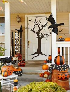 19 Amazing Halloween Porch Ideas 21