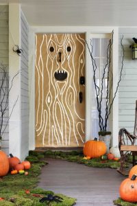 19 Amazing Halloween Porch Ideas 23