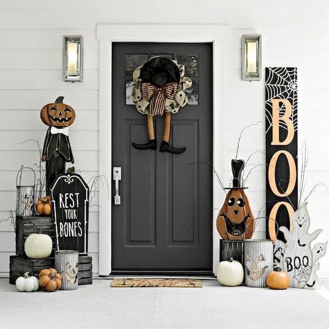 19 Amazing Halloween Porch Ideas - lmolnar