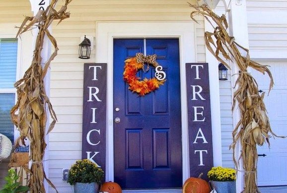 19 Cozy Outdoor Halloween Decorations Ideas 33