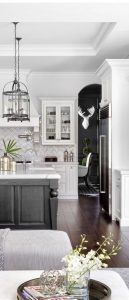 21 Inspiring Black And White Wall Design Ideas For Kitchen 38