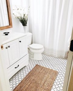 21 Outstanding Traditional Bathroom Ideas To Not Miss 46