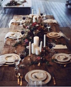 21 Romantic Rustic Winter Wedding Table Decoration Ideas 33