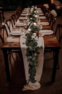 21 Romantic Rustic Winter Wedding Table Decoration Ideas 55