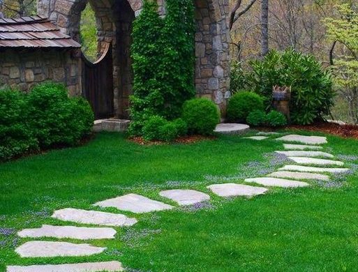 22 Unique Garden Stepping Stone Ideas 08