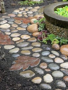 22 Unique Garden Stepping Stone Ideas 15