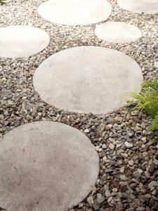 22 Unique Garden Stepping Stone Ideas 26