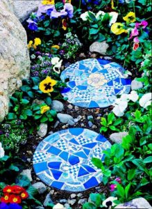 22 Unique Garden Stepping Stone Ideas 51