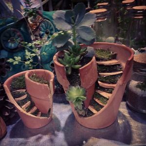 13 Brilliant Flower Pots Ideas For Your Garden 13