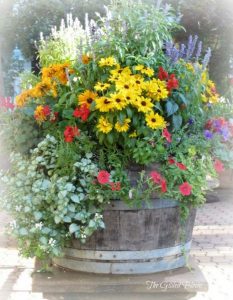 13 Brilliant Flower Pots Ideas For Your Garden 23
