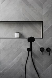 15 Awesome Black Floor Tiles Design Ideas For Modern Bathroom 04
