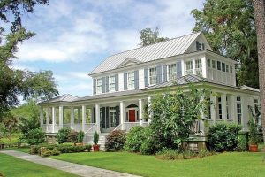 16 Best Alluring Farmhouse Front Porch Decoration Ideas 06