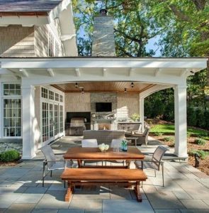 16 Best Alluring Farmhouse Front Porch Decoration Ideas 29