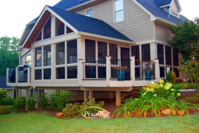 16 Best Alluring Farmhouse Front Porch Decoration Ideas 31
