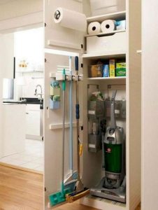 17 Adorable Space Saving Kitchen Pantry Ideas 04