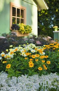 22 Beautiful Small Backyard Gardening Ideas With Indian Style 35