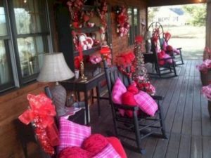 12 Adorable Valentines Outdoor Decorations Ideas 28