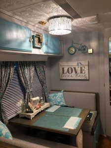 14 Best RV Camper Van Interior Decorating Ideas 37