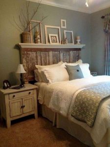 16 Comfy Farmhouse Bedroom Decor Ideas 19