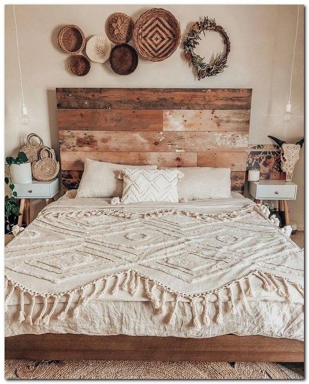 16 Comfy Farmhouse Bedroom Decor Ideas 23