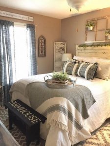 16 Comfy Farmhouse Bedroom Decor Ideas 25