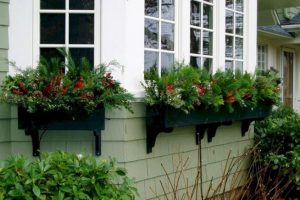 16 Splendid Outdoor Planter Ideas In The Winter Season 37