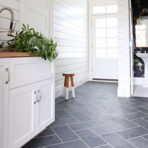 12 Beautiful Laundry Room Tile Pattern Design Ideas 11