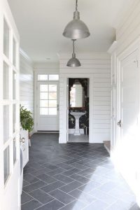 12 Beautiful Laundry Room Tile Pattern Design Ideas 17