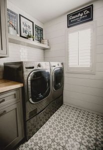 12 Beautiful Laundry Room Tile Pattern Design Ideas 33