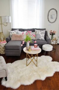 12 Cozy Soft White Couch Design Ideas For Small Living Room 04