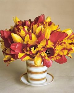 12 Easy And Refreshing Spring Flower Arrangements Ideas 06