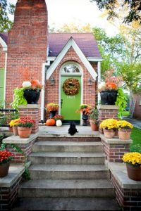 13 Fantastic Yellow Brick Home Decor Ideas For Front Door 15