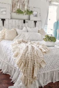 14 Comfy Shabby Chic Bedrooms Design Ideas 16