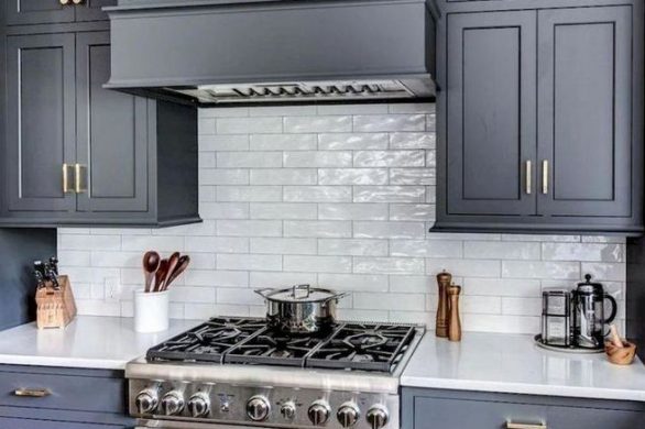 15 Incredible Farmhouse Gray Kitchen Cabinet Design Ideas 12
