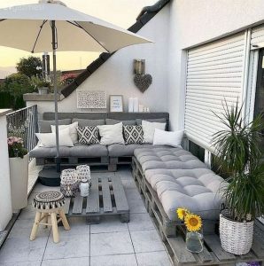 16 Cool Outdoor Spaces And Decor Ideas 01