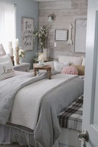 15 Adorable Small Master Bedroom Decoration Ideas 06