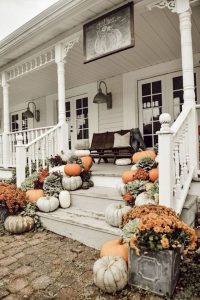21 Stunning Farmhouse Front Porch Decor Ideas 20
