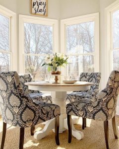 21 Totally Inspiring Small Dining Room Table Decor Ideas 26