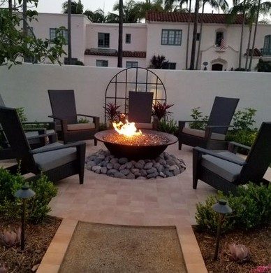 15 Awesome Winter Patio Decorating Ideas With Fire Pit – Making Your Patio Warm And Cozy 08