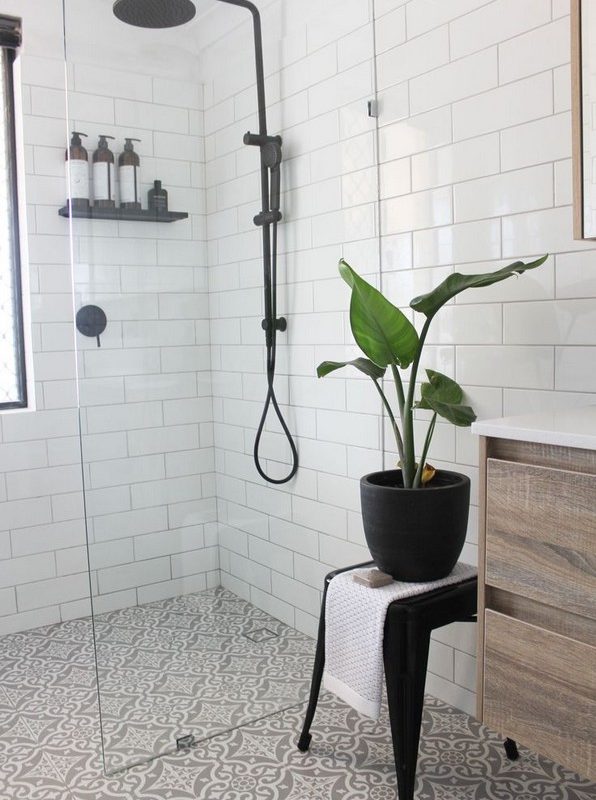 15 Beautiful Walk In Shower Ideas For Small Bathrooms 05