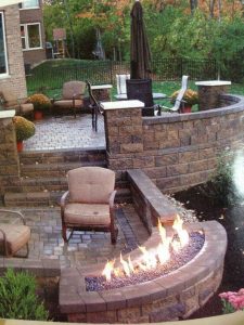 16 Awesome Winter Patio Decorating Ideas With Fire Pit 01