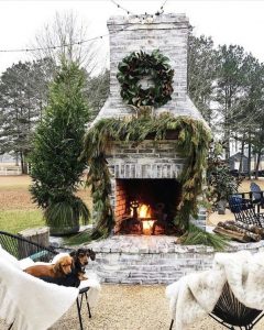 16 Awesome Winter Patio Decorating Ideas With Fire Pit 16