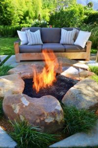 16 Awesome Winter Patio Decorating Ideas With Fire Pit 20