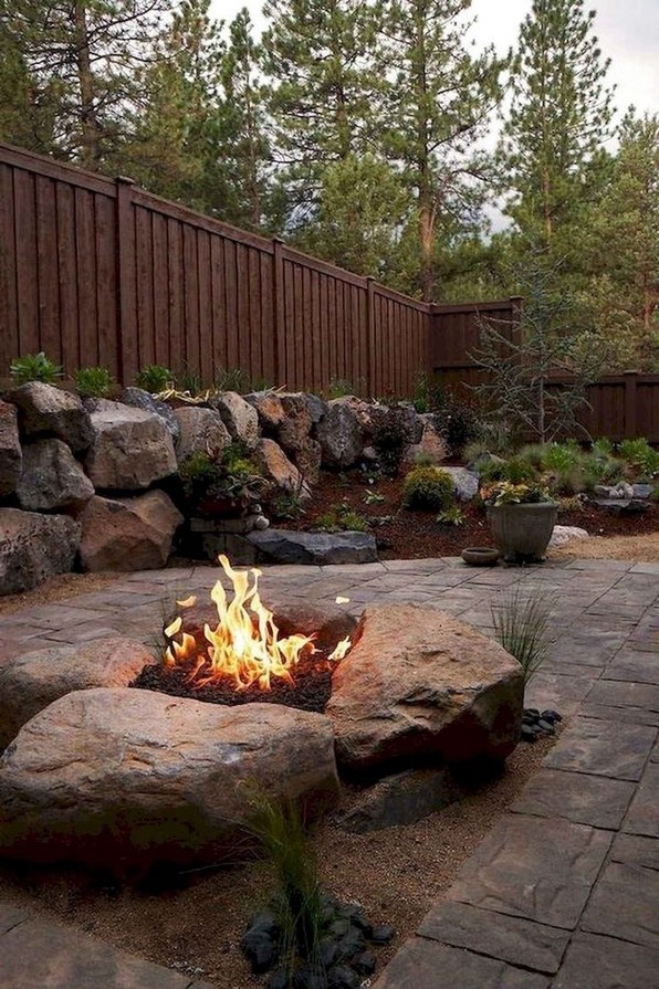 16 Most Popular Backyard Fire Pits Design Ideas 04